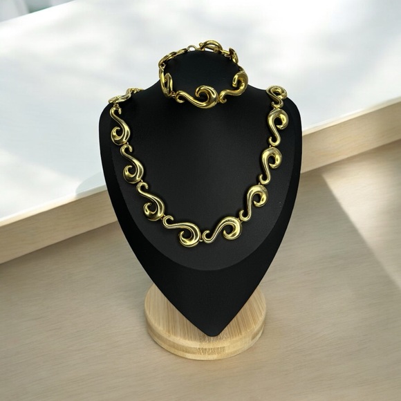 Beautiful rare Scroll shaped links in gold tone, necklace and bracelet set - Picture 1 of 11